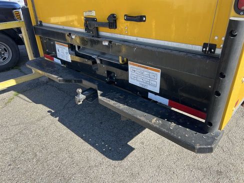 Used 2021 GMC Savana 3500 Extended w/ Power Convenience Package image 9