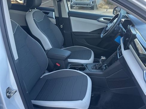 New 2026 Volkswagen Taos SE FWD image 20