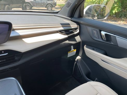New 2026 Buick Enclave Preferred w/ Power Package FWD image 31