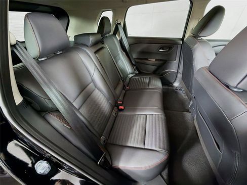 Used 2026 Nissan Rogue SV image 25