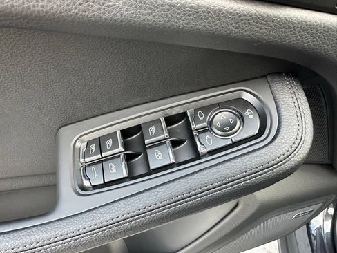 Used 2026 Porsche Macan AWD/4WD image 20