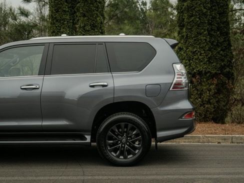 Used 2023 Lexus GX 460 Premium image 16