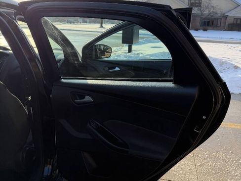 Used 2017 Ford Focus ST image 30