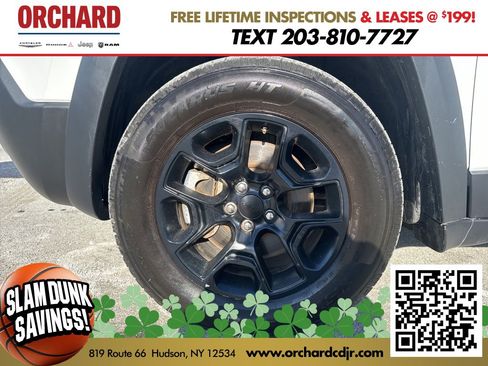 Used 2022 Jeep Cherokee Trailhawk w/ Sun, Sound & Nav Group image 11