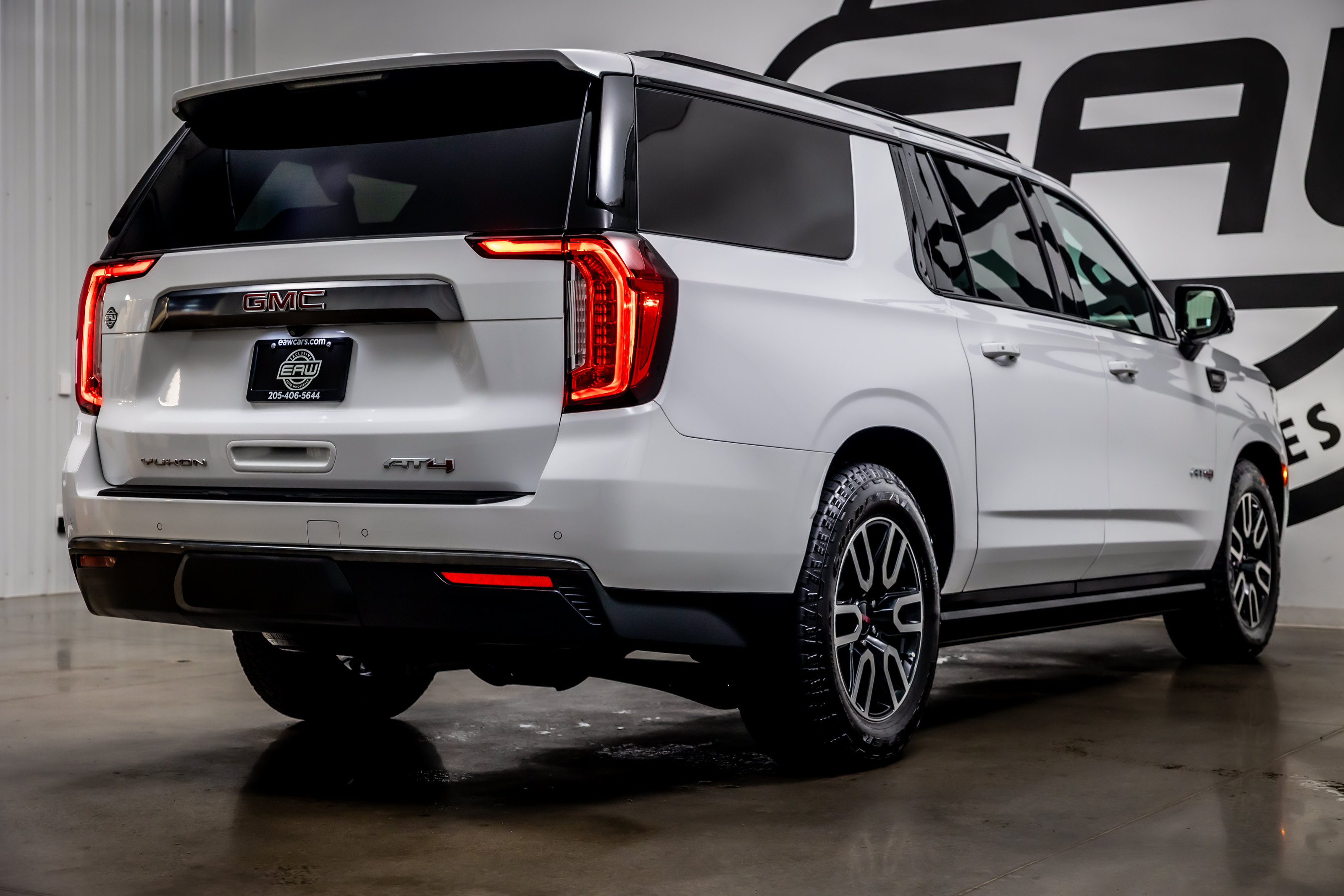 Used 2023 GMC Yukon XL AT4 w/ AT4 Premium Plus Package AWD/4WD image 36