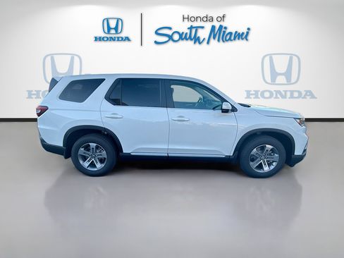New 2025 Honda Pilot EX-L image 8
