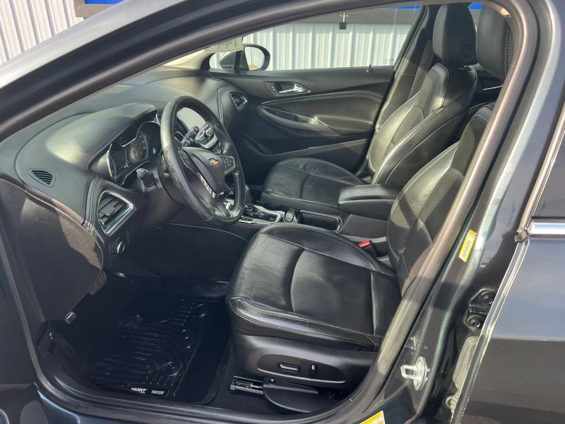 Used 2017 Chevrolet Cruze Premier FWD image 20