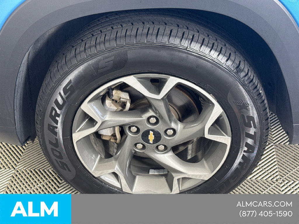Used 2025 Chevrolet Trax LT FWD image 14