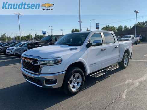 Used 2025 RAM 1500 Big Horn AWD/4WD image 3