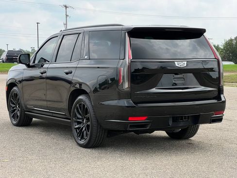 Used 2024 Cadillac Escalade Sport w/ LPO, ONYX Package AWD/4WD image 11
