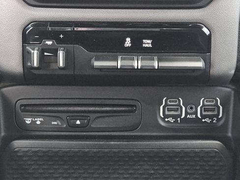 Used 2019 RAM 1500 Big Horn RWD image 31