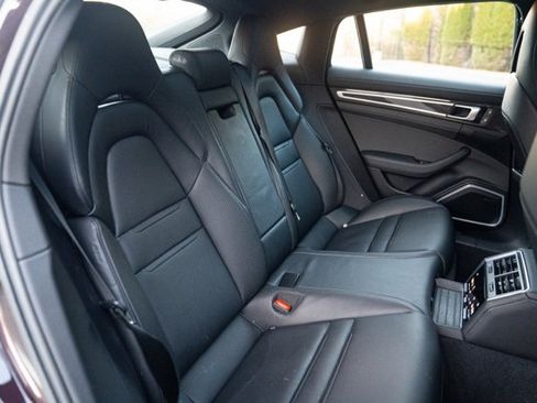 Used 2023 Porsche Panamera 4 Platinum Edition image 38
