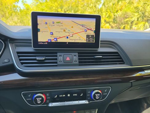 Used 2020 Audi Q5 Premium Plus w/ Premium Plus Package image 21