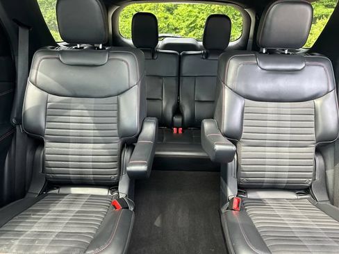 Certified 2025 Ford Explorer ST-Line w/ Premium Package AWD/4WD image 38