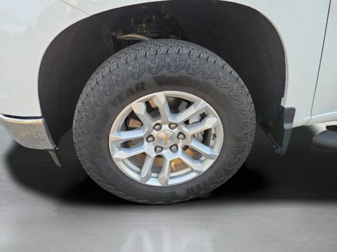 Used 2025 Chevrolet Silverado 1500 LT image 30