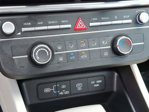 Used 2025 Hyundai Tucson SE image 19