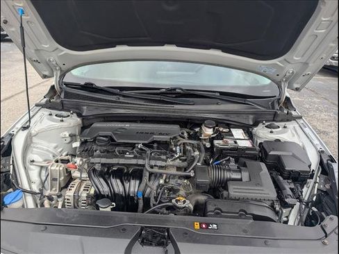 Used 2023 Hyundai Elantra SE image 21
