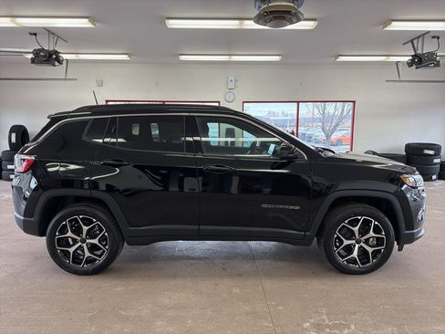 New 2026 Jeep Compass Limited AWD/4WD image 30