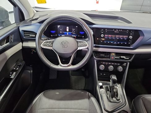 Certified 2023 Volkswagen Taos SE FWD image 8