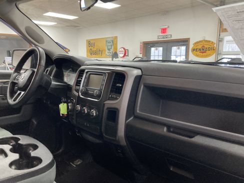 Used 2017 RAM 1500 Express w/ Black Ram 1500 Express Group image 18