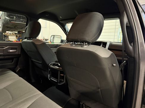 Used 2021 RAM 2500 Big Horn w/ Level 1 Equipment Group image 12