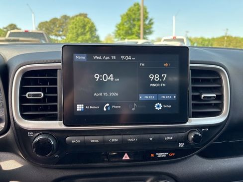 Used 2020 Hyundai Venue SE FWD image 18