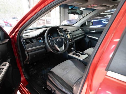 Used 2012 Toyota Camry SE image 8