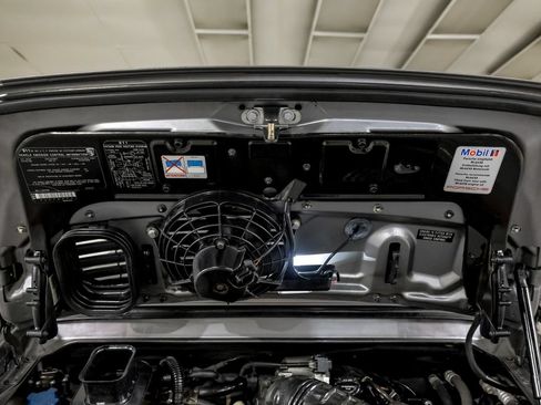 Used 2001 Porsche 911 Carrera RWD image 40
