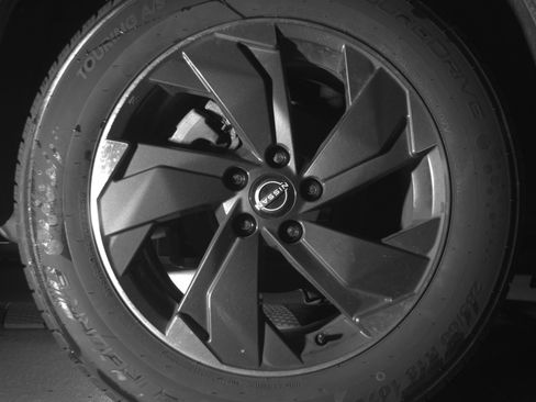 Used 2025 Nissan Rogue SV image 15