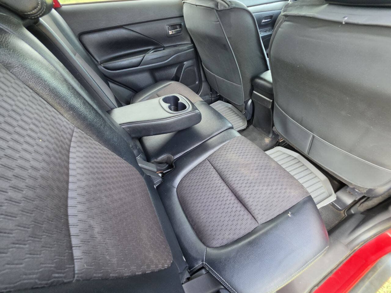 Used 2015 Mitsubishi Outlander SE FWD image 7
