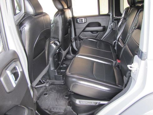 Used 2023 Jeep Wrangler Unlimited Sahara w/ Cold Weather Group AWD/4WD image 15