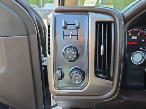 Used 2015 GMC Sierra 3500 Denali image 18