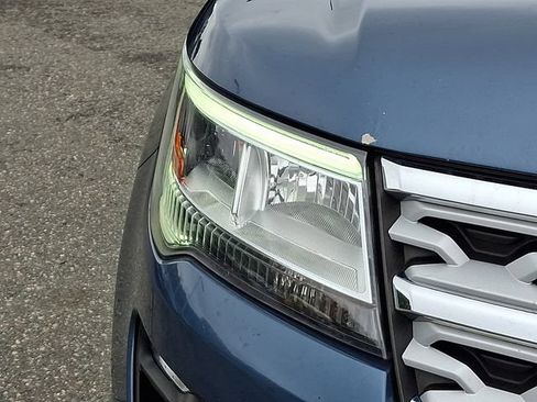 Used 2019 Ford Explorer XLT w/ Equipment Group 202A AWD/4WD image 29