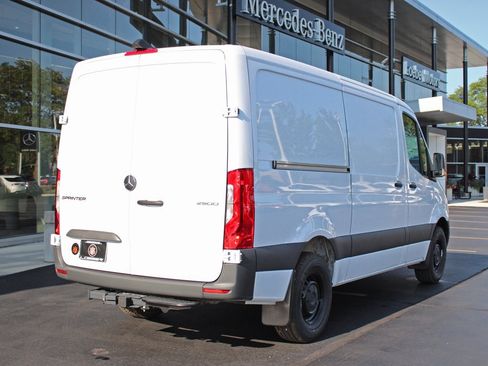 Used 2025 Mercedes-Benz Sprinter 2500 image 3
