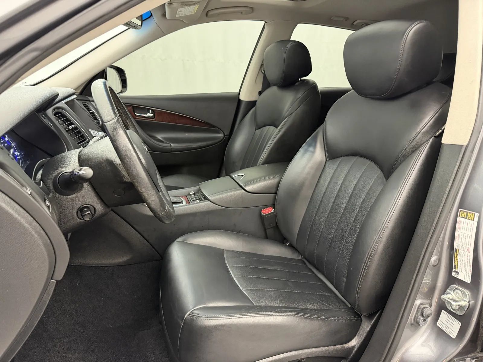 Used 2017 INFINITI QX50 AWD w/ Premium Package image 5