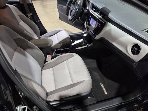 Used 2019 Toyota Corolla LE FWD image 31