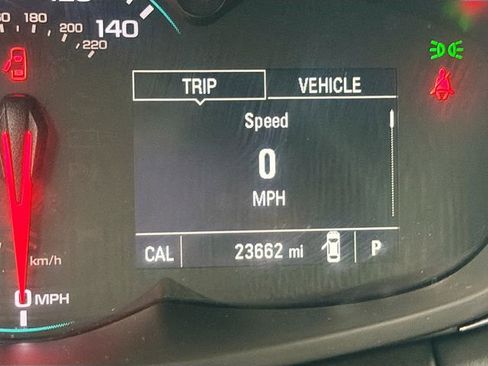 Certified 2022 Chevrolet Trax LT w/ LT Convenience Package image 11