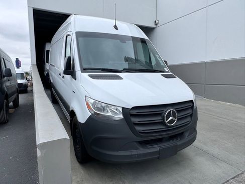 Used 2024 Mercedes-Benz eSprinter 170 Cargo image 2