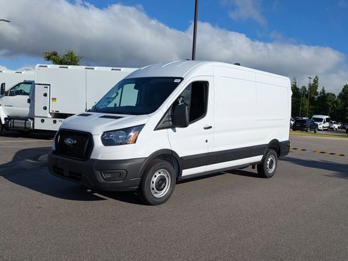 New 2026 Ford Transit 250 148 Medium Roof RWD image 8