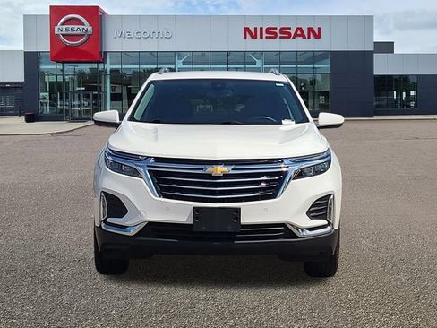 Used 2023 Chevrolet Equinox Premier AWD/4WD image 2