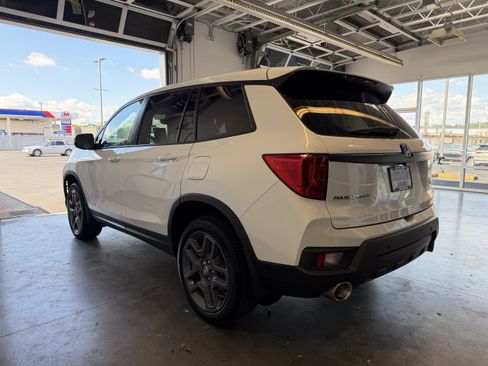 Used 2023 Honda Passport EX-L image 5