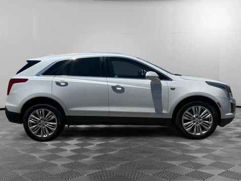 Used 2017 Cadillac XT5 Premium Luxury FWD image 6