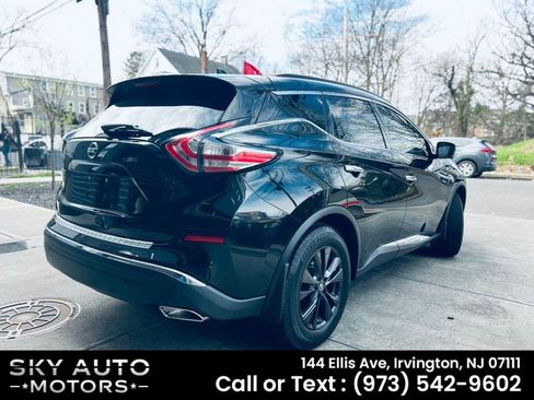 Used 2018 Nissan Murano SV w/ Premium Package image 4