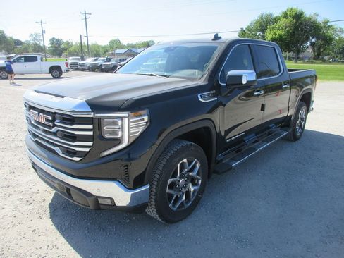 New 2026 GMC Sierra 1500 SLT w/ SLT Premium Plus Package AWD/4WD image 11