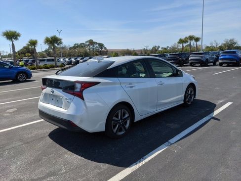Used 2022 Toyota Prius XLE image 8