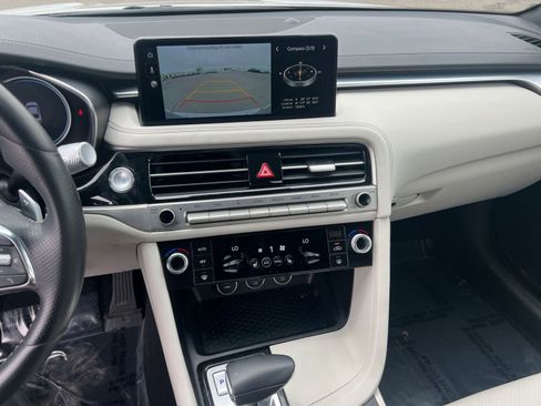 Used 2025 Genesis G70 2.5T RWD image 17
