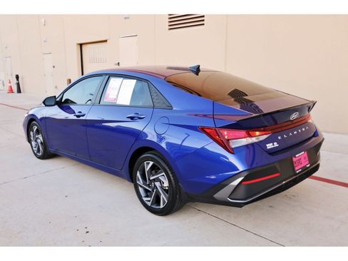 Certified 2025 Hyundai Elantra Sport image 7