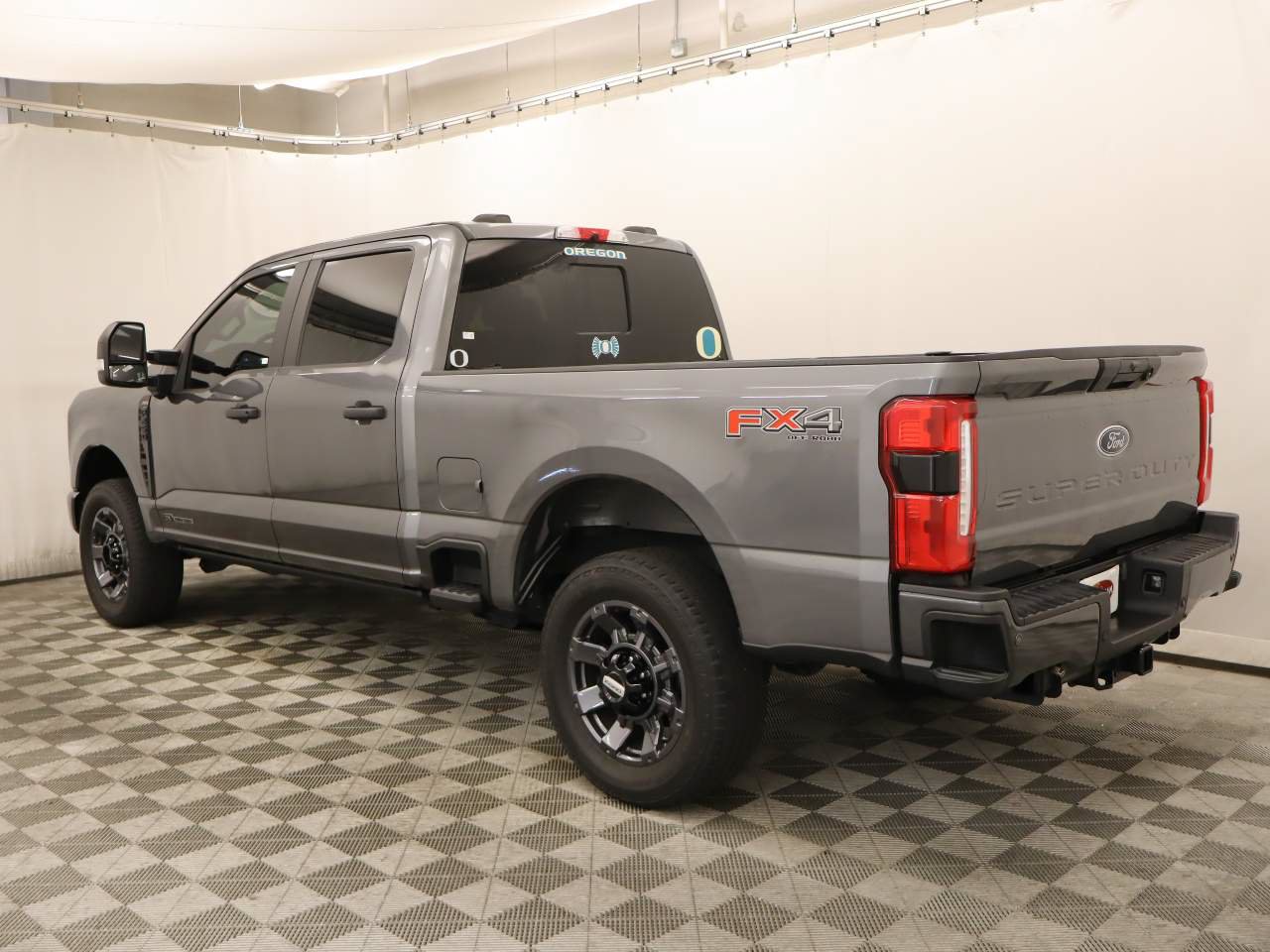 Used 2024 Ford F250 XL w/ STX Appearance Package AWD/4WD image 3