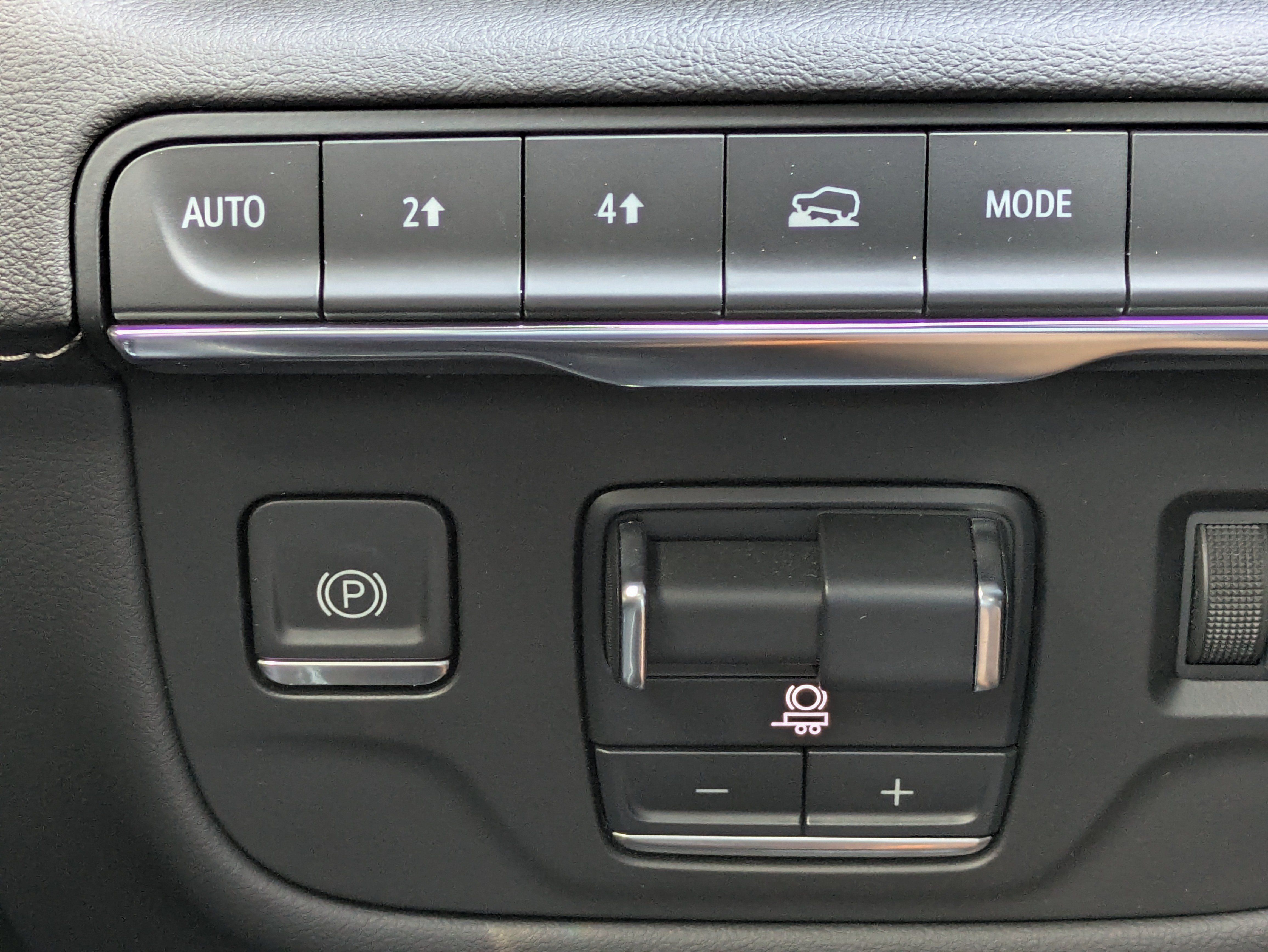 Certified 2024 Cadillac Escalade Sport AWD/4WD image 22