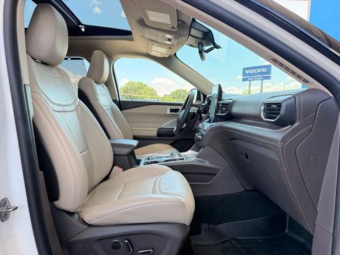 Used 2020 Ford Explorer Platinum w/ Premium Technology Package AWD/4WD image 29